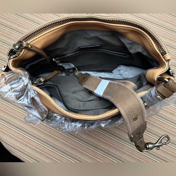 NEW J.Crew Sawyer Hobo - Leather - Picture 6 of 6